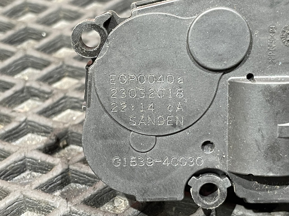 Моторчик заслонки отопителя 2018г