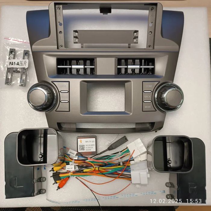 Магнитола для Toyota Highlander 2 (U40) 2007-2013 - Kuberg монитор 12.3" в стиле MERCEDES на Android 13, Быстрая, CarPlay, 4G SIM-слот