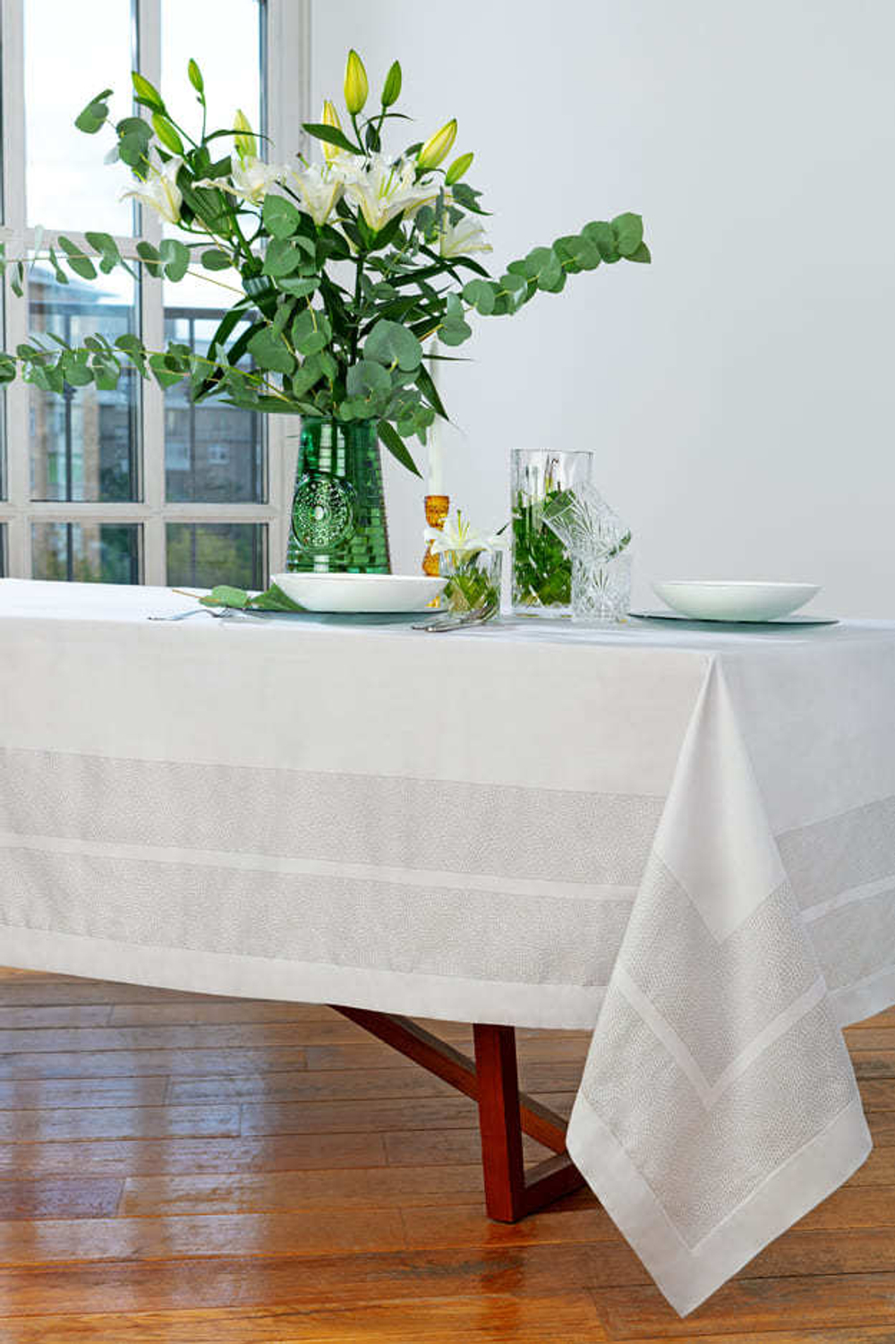 Скатерть 160x225 и 8 салфеток Vallesusa Chromo Satin Burro