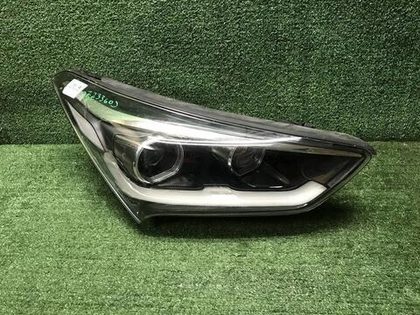 Фара правая Hyundai Grand Santa Fe 3 15-18 ксенон