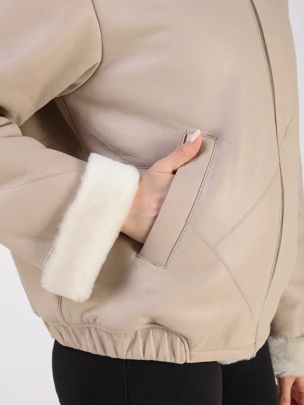 Дубленка зимняя натуральная куртка короткая с капюшоном