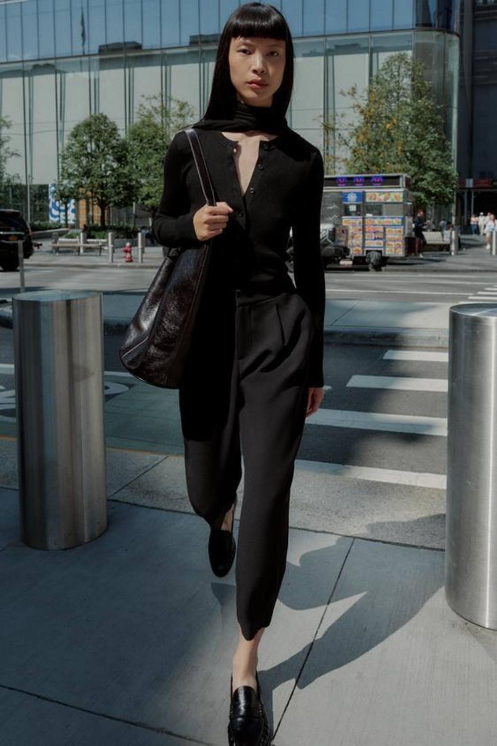 ZARA БРЮКИ CARROT С ЗАЩИПАМИ, ЧЕРНЫЙ