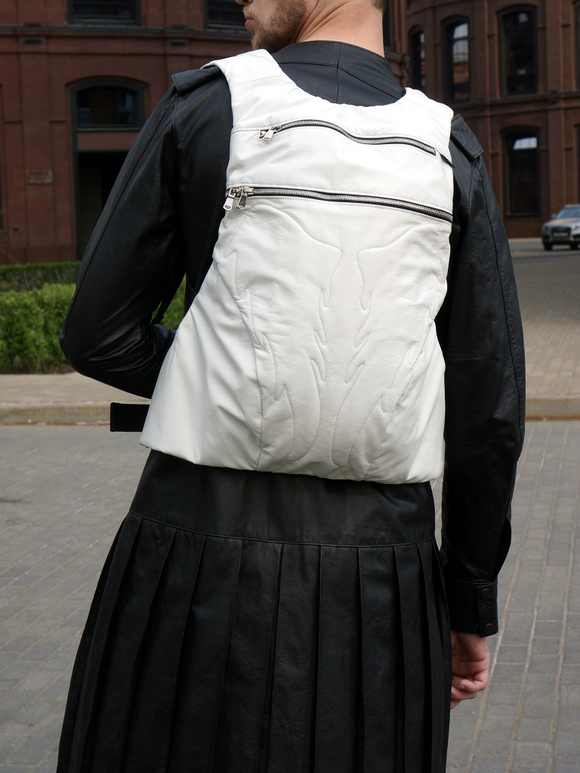 Белый кожаный рюкзак