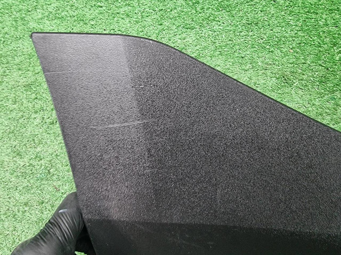 Накладка двери задняя правая Volvo XC40 (2017-н.в)