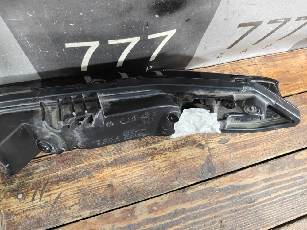 Указатель поворота левый Omoda C5 24-нв Б/У Оригинал 605001103AA