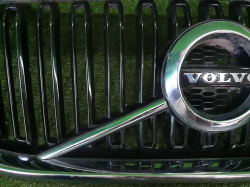 Решетка радиатора Volvo XC60 2 (2017-2021)