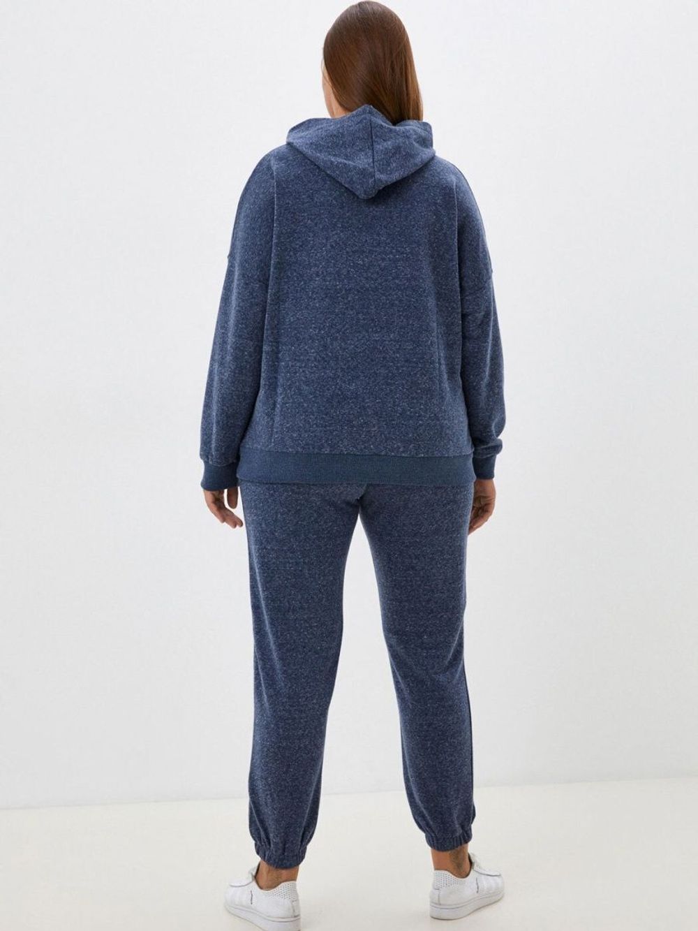 Костюм спортивный