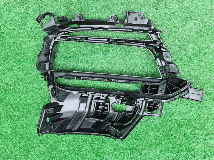 Решетка бампера RH Porsche Panamera 2 971 (20-24)