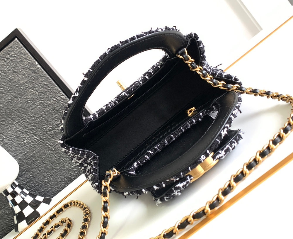 Chanel Bag 19 cm