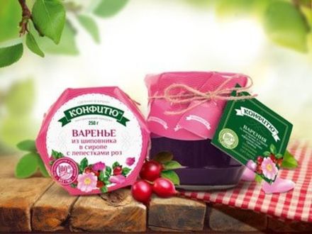 Варенье из шиповника с лепестками роз