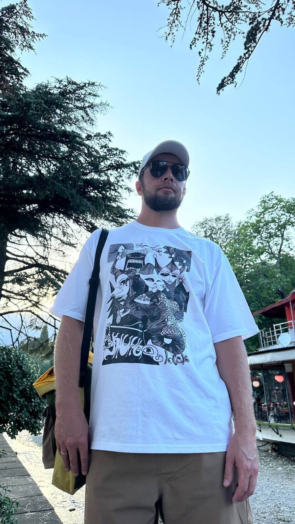 Футболка Klumba оверсайз с принтом белая