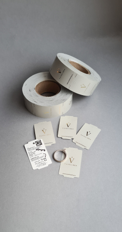 Светло-серые бирки, печать золотым цветом