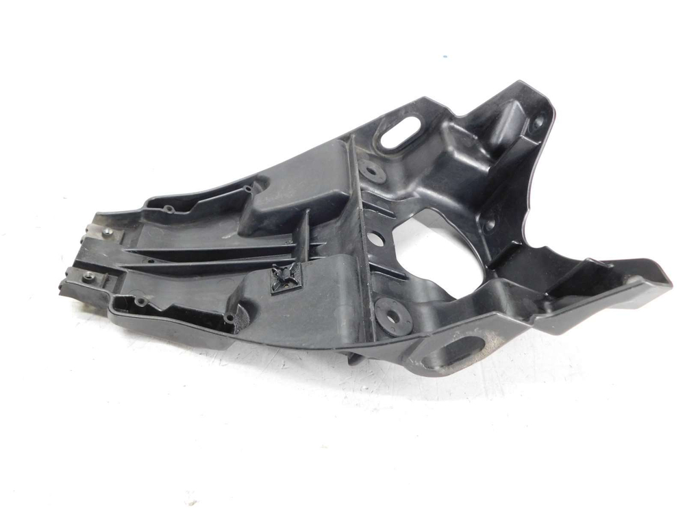 Пластик внутренний Suzuki Gladius SFV650A 63131-44H0
