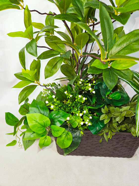 Искусственная Шеффлера с драценой 60см в длинном кашпо ротанг