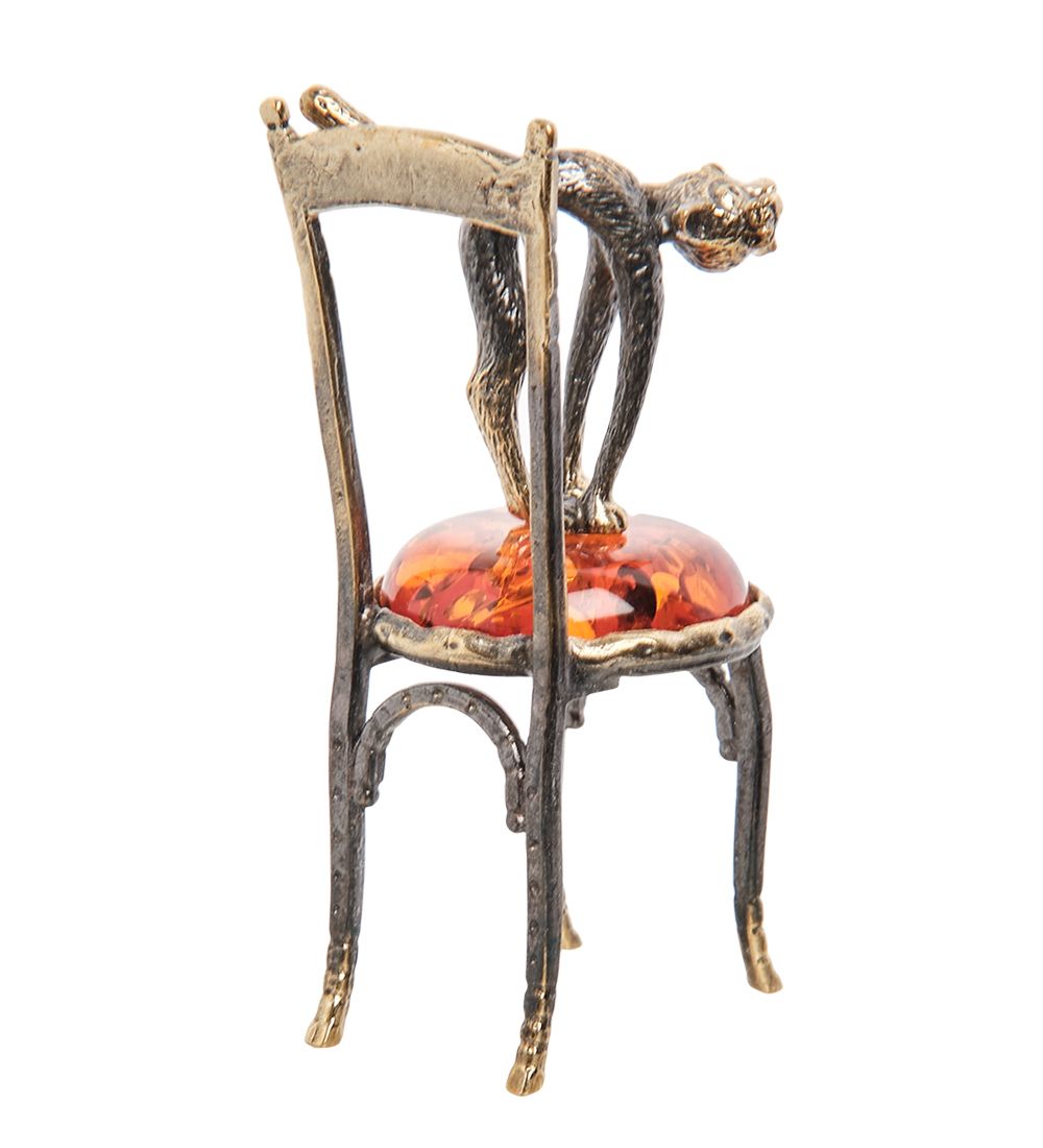 AM-1577 Фигурка «Кот на стуле» (латунь, янтарь)