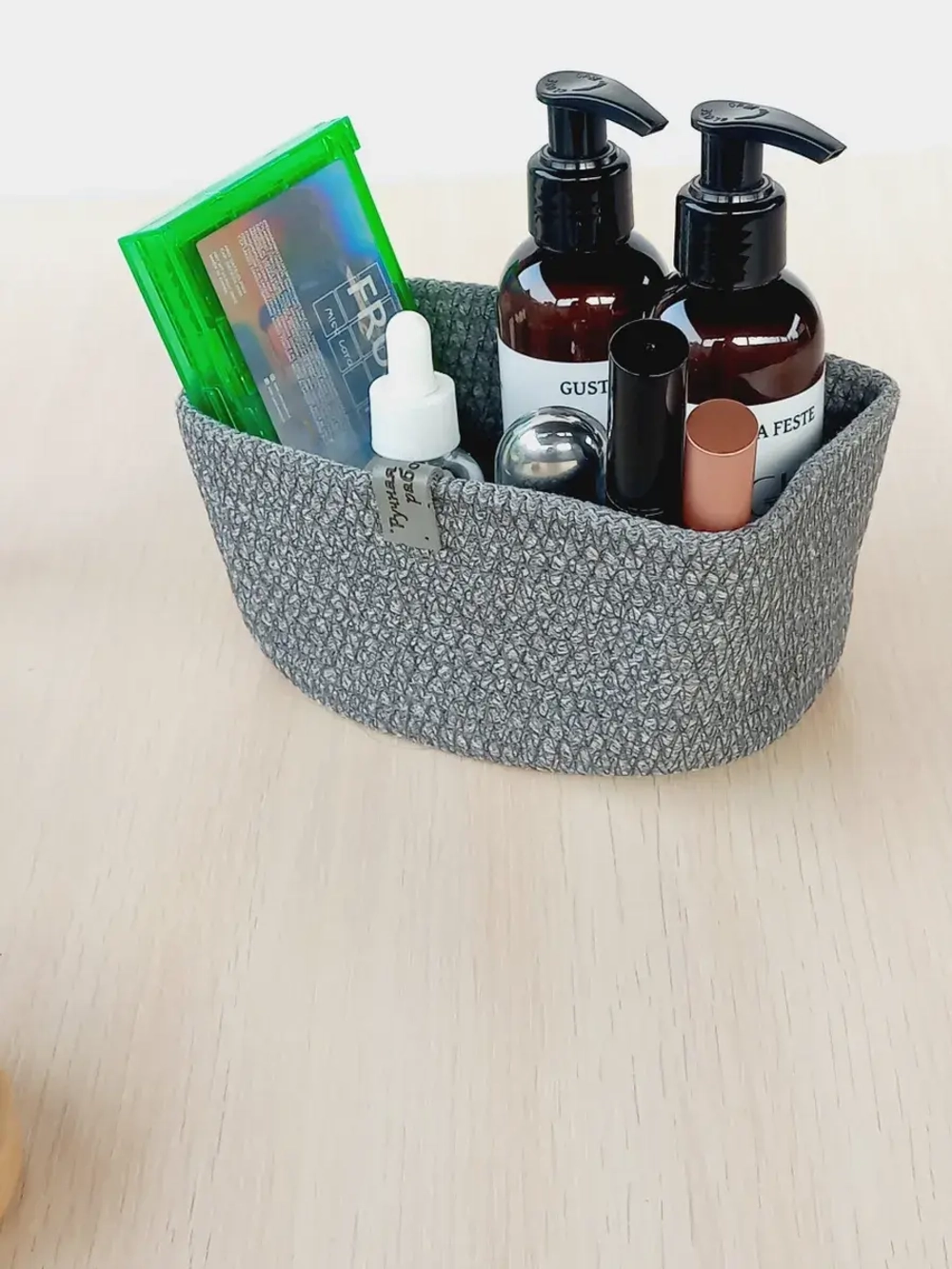 Органайзер для косметики плетеный