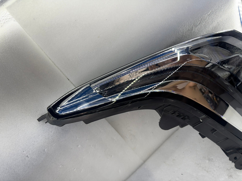 Оригинальная LED фара Cadillac XTS