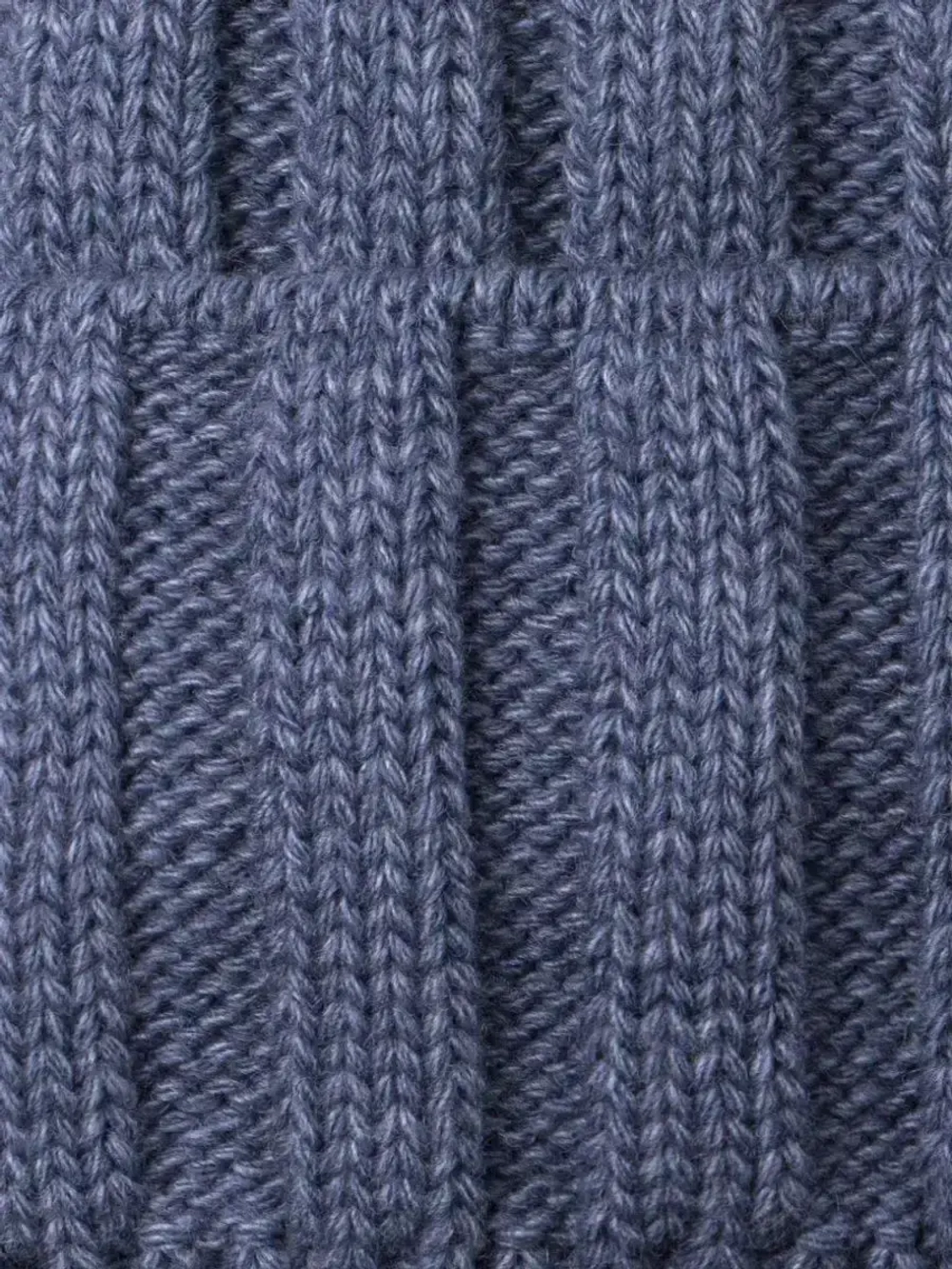 Шапка детская зимняя вязаная с помпоном