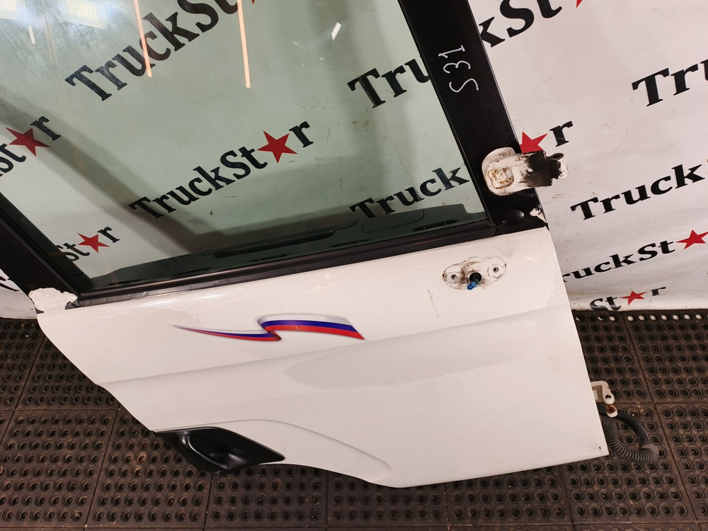 Дверь правая