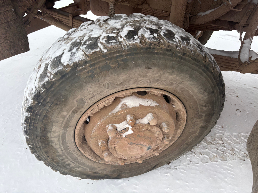 Shacman (Shaanxi) SX* 6x6 Седельный тягач SX42584DV385 (Дизельный, 11,6 л, 430 л.с., МТ)