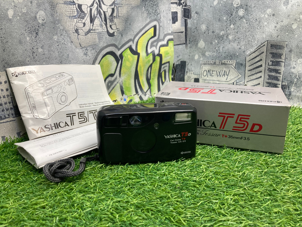 Yashica T5D