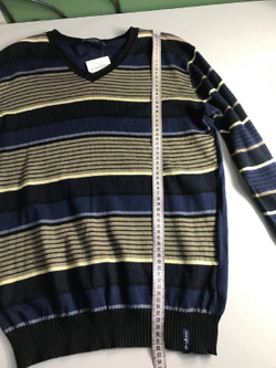 Джемпер Guess by Marciano приятный к телу, визуально на 48 размер