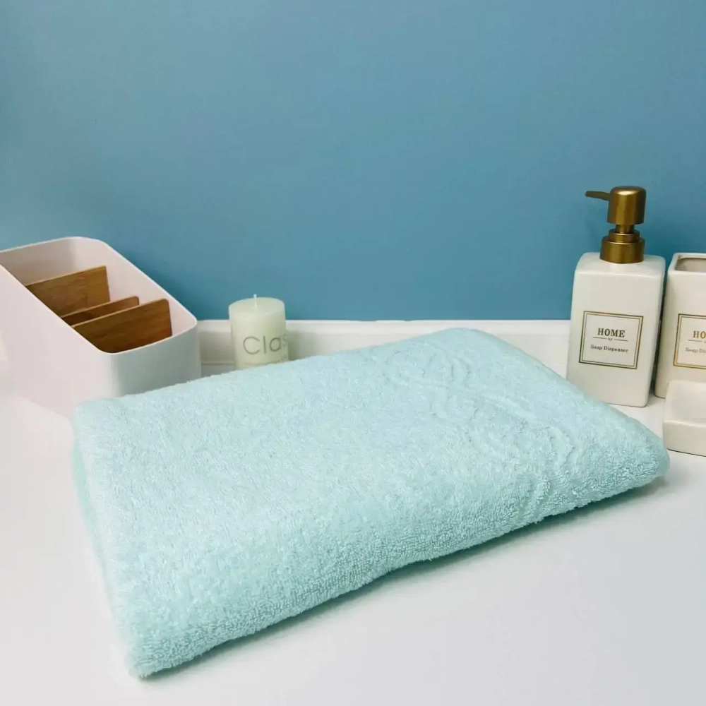 Полотенце махровое 70*140см «Vivien» цвет нежная мята 05000 плотность 400гр/м2 с петелькой-подвесом