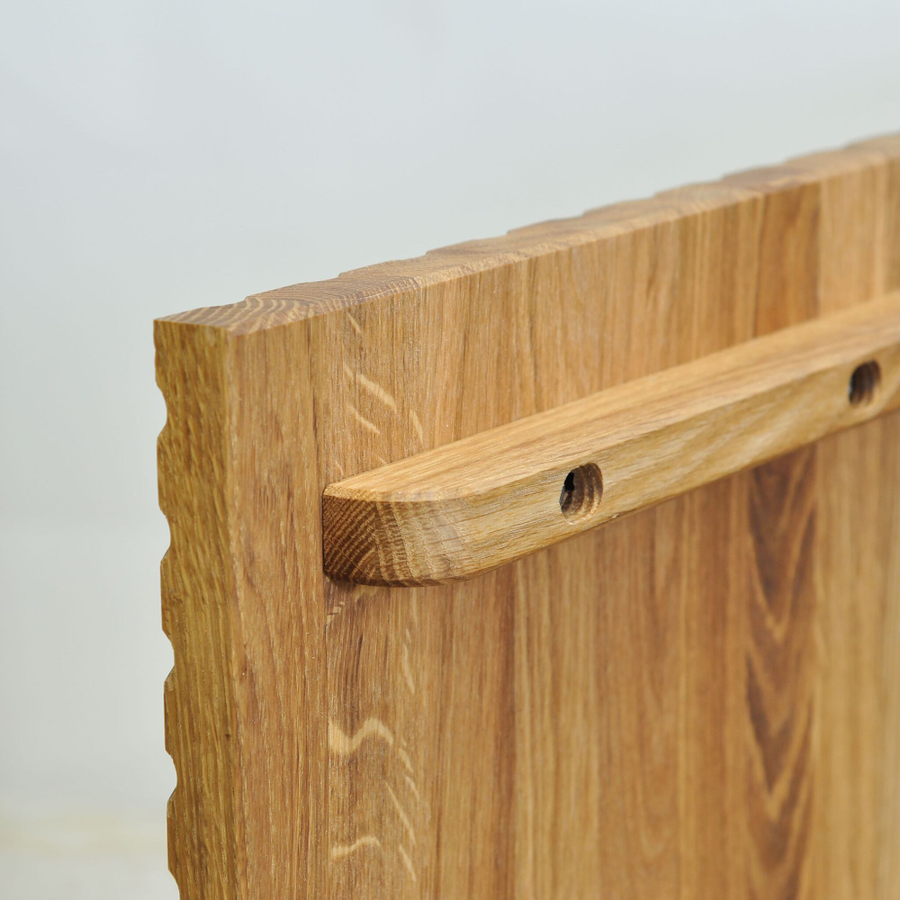 Тумба под телевизор Грувс с фасадами из массива дуба