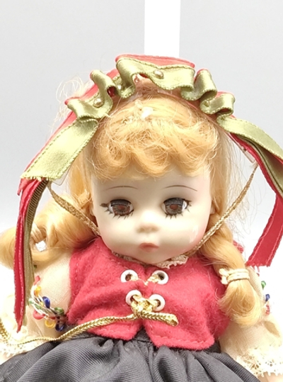 Коллекционная кукла Madam Alexander