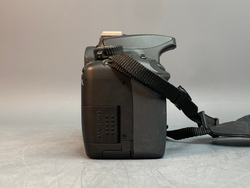 Canon 1000D kit 18-55mm 3.5-5.6 IS 2.500 кадров