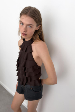 ZARA ТОП ИЗ ЖОРЖЕТА С ГОРЛОВИНОЙ ХАЛТЕР, ТЕМНО-КОРИЧНЕВЫЙ