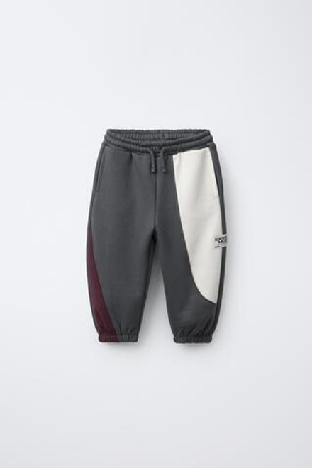 ZARA БРЮКИ-ДЖОГГЕРЫ В СТИЛЕ КОЛОР-БЛОК С НАШИВКОЙ, СЕРО-ГРАНАТОВЫЙ