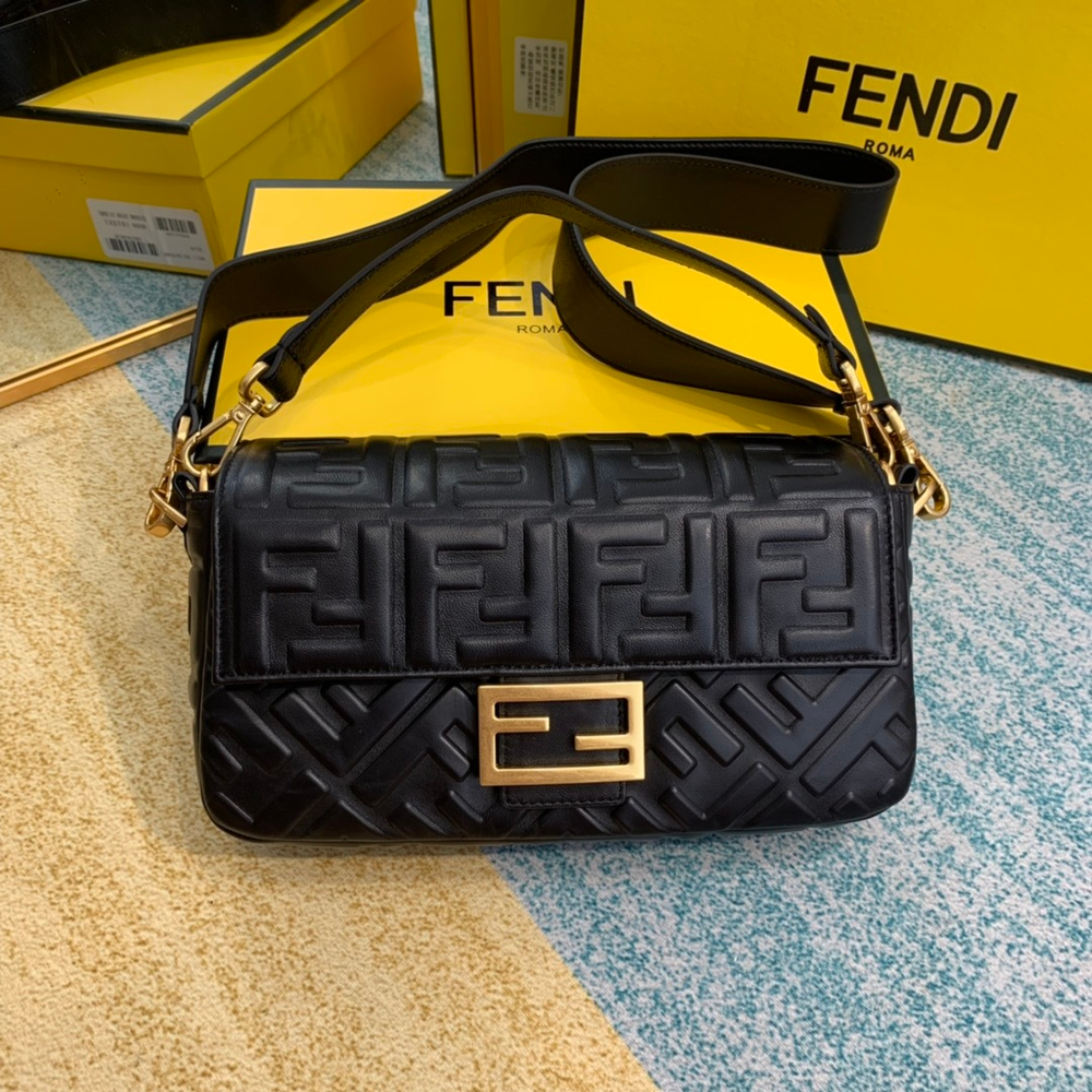 Fendi Baguette 27 cm