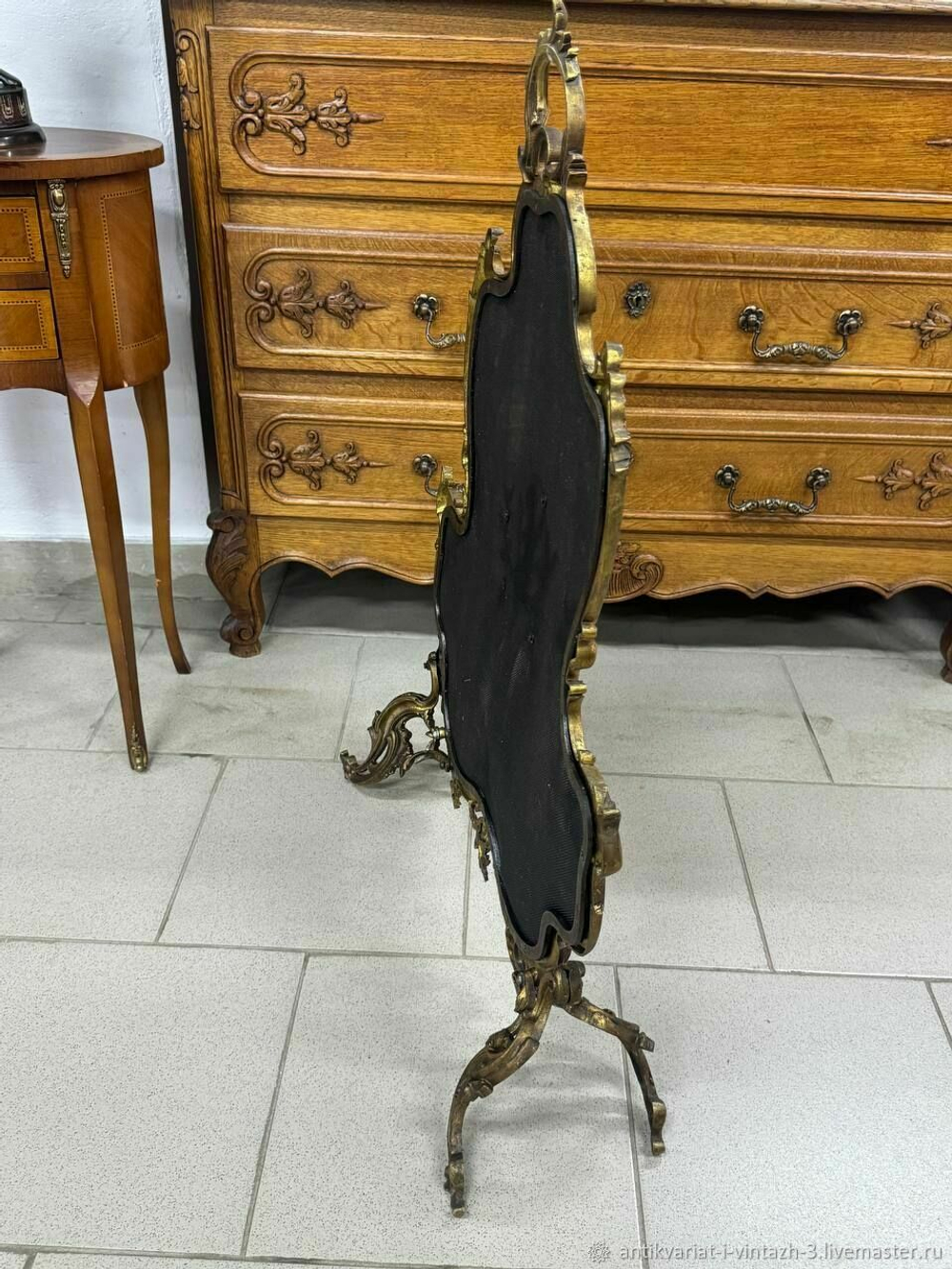 Старинный экран для камина