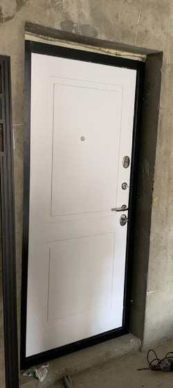 Входная  дверь Лабиринт Classic (Классик) антик медь 11 Белый софт 10мм