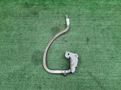 Петля крышки багажника левая VW Polo Sedan (10-20)