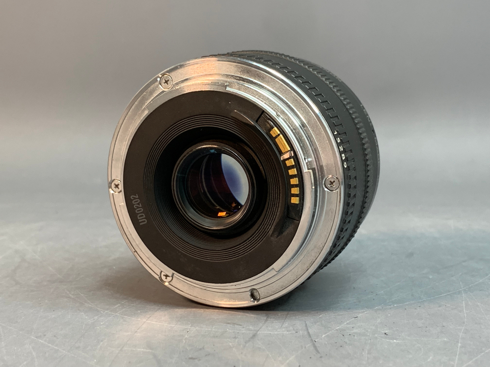 Canon EF 24mm 2.8 царапки