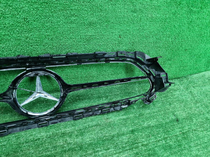 Решетка радиатора Mercedes E C238 (2020-2023)