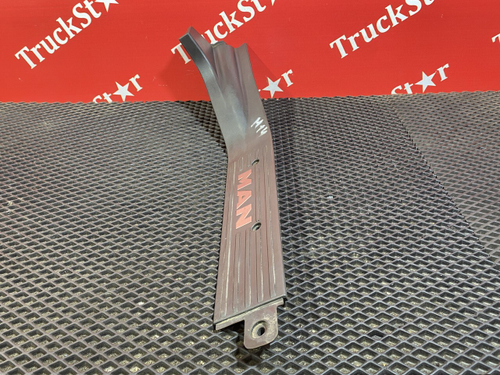 Накладка порога левого 2017г