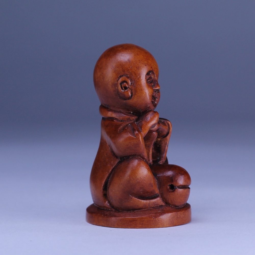 Нэцкэ Ребенок монах