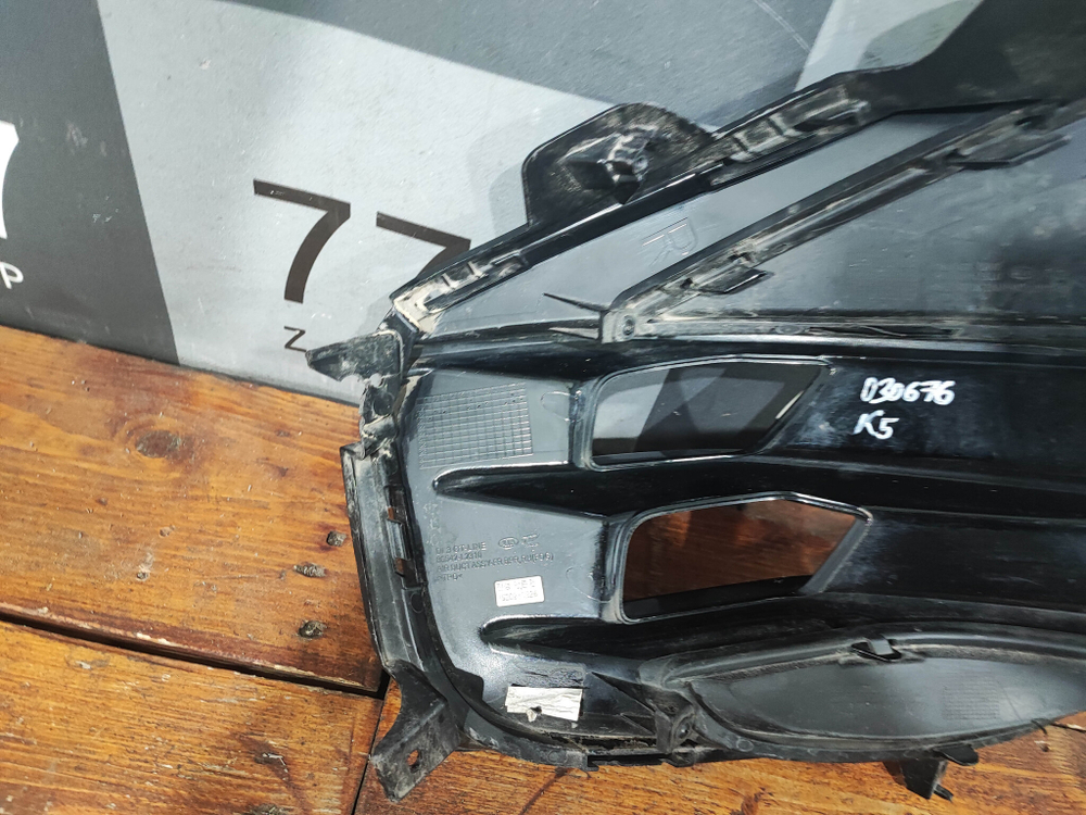 Накладка ПТФ правая Kia K5 20-нв Б/У Оригинал 86542L2310