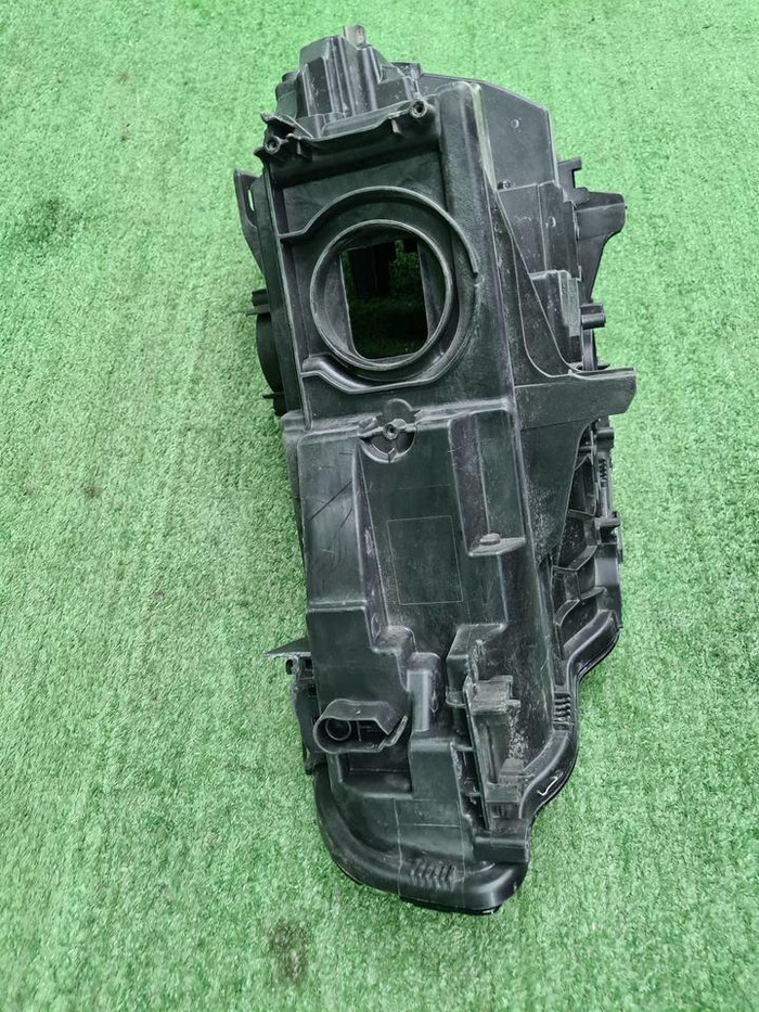 Корпус фары правый BMW 8er G14 G15 G16 (2018-2022)