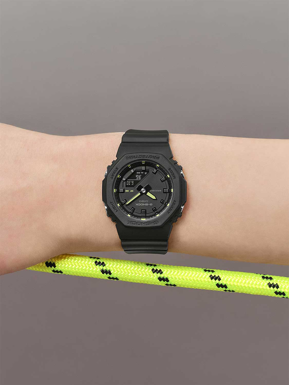 Часы Casio GMA-P2100SA-1A2