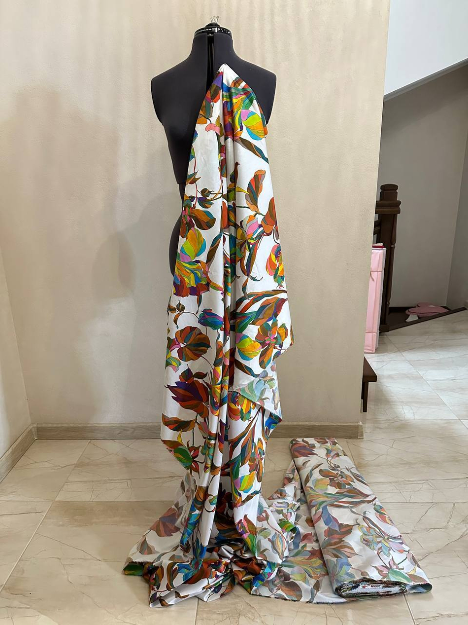 Плательно-блузочный поплин с рисунком (100%хлопок, Жемчужный белый фон/яркие фломастерные цветы, 150, 150 гр/м2)