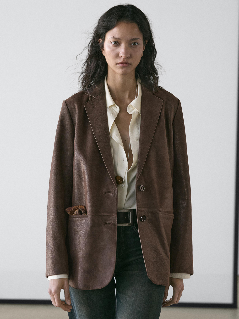 Massimo Dutti Замшевый блейзер с лацканами, коричневый