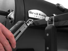 Угольная и дровяная гриль-коптильня Broil King Regal Offset 400