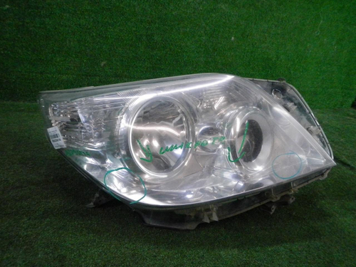 Фара правая Toyota Land Cruiser Prado 150 (2009-2013) галоген