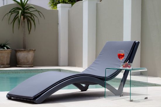 Шезлонг-лежак пластиковый Slim темно-серый Турция
