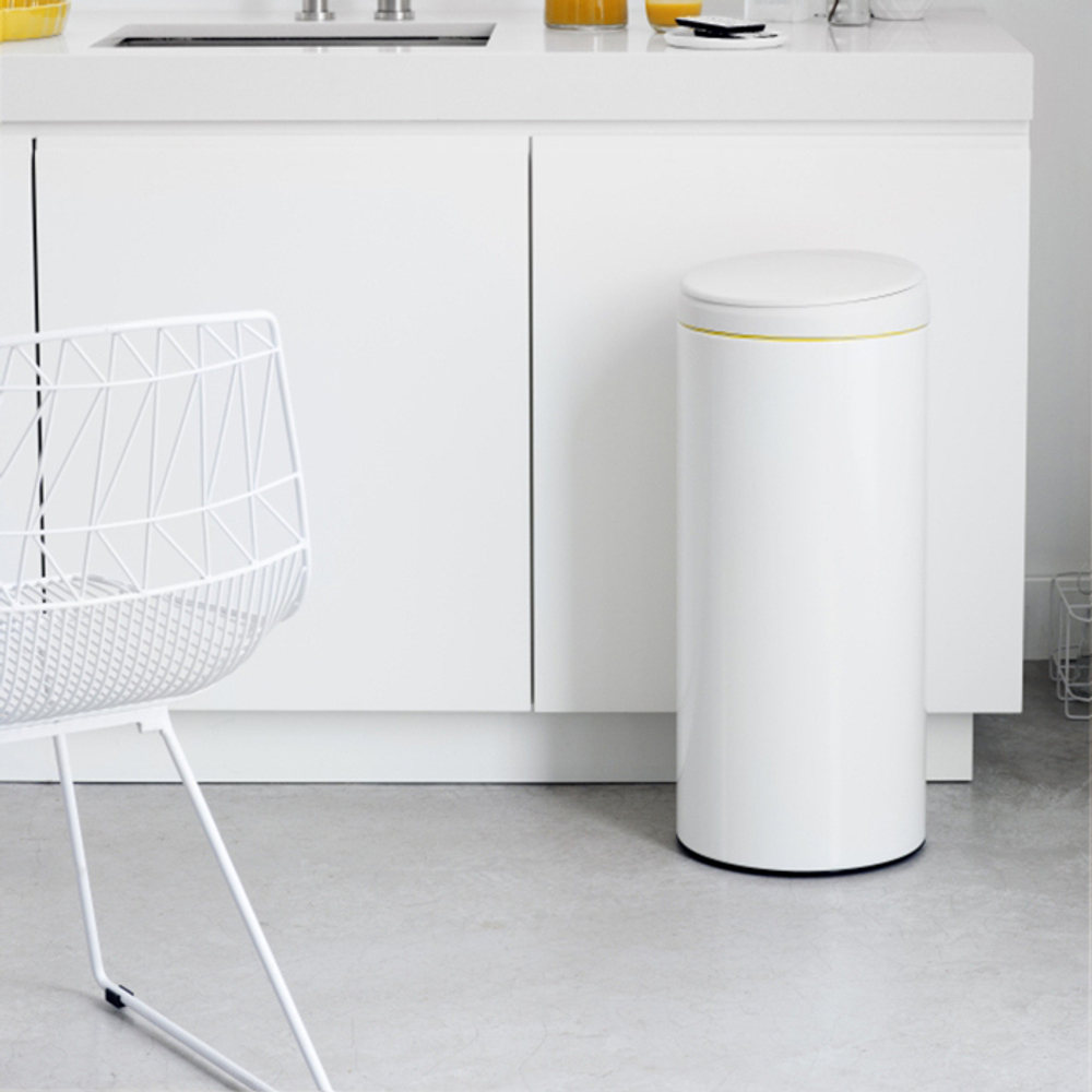 Ведро Brabantia 30л белое в интерьере