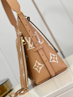 Louis Vuitton CarryAll MM